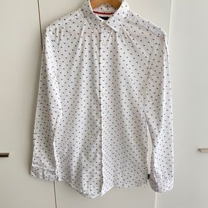 Perry Ellis Chevron Button Down Dress Shirt